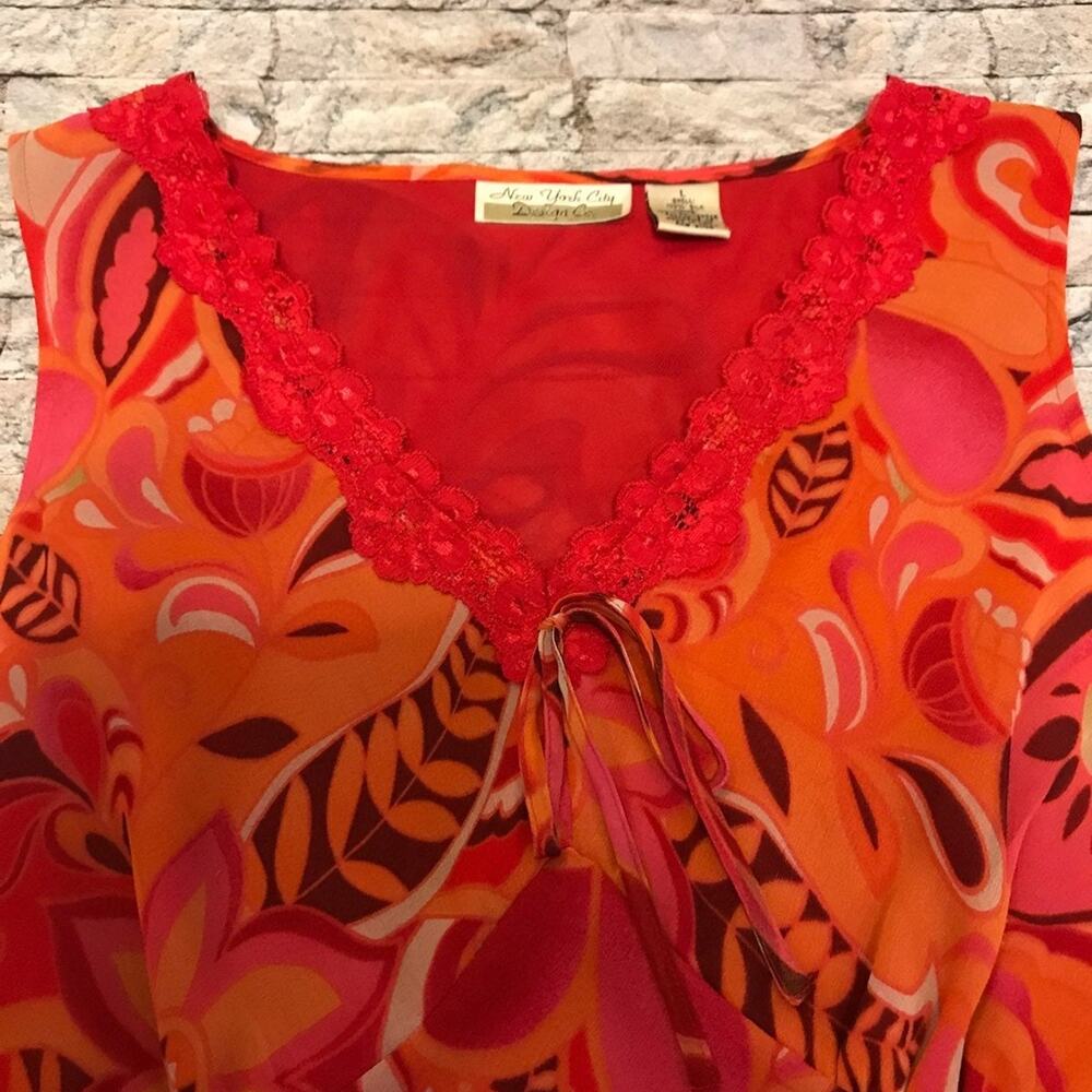 Ladies Large Top - Picture 2 of 8